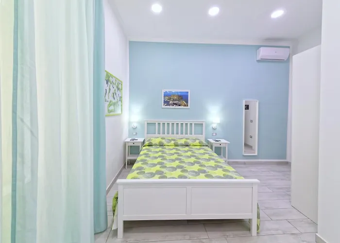 Rest A 4* נאפולי